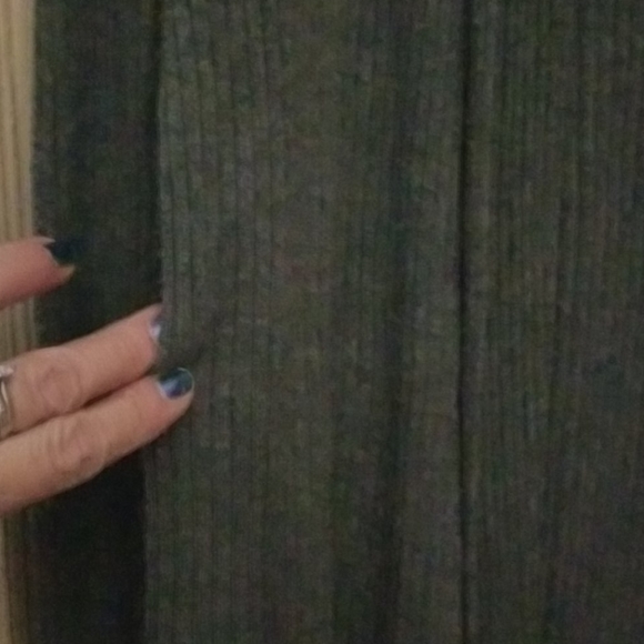 Express Sweater - Picture 2 of 3